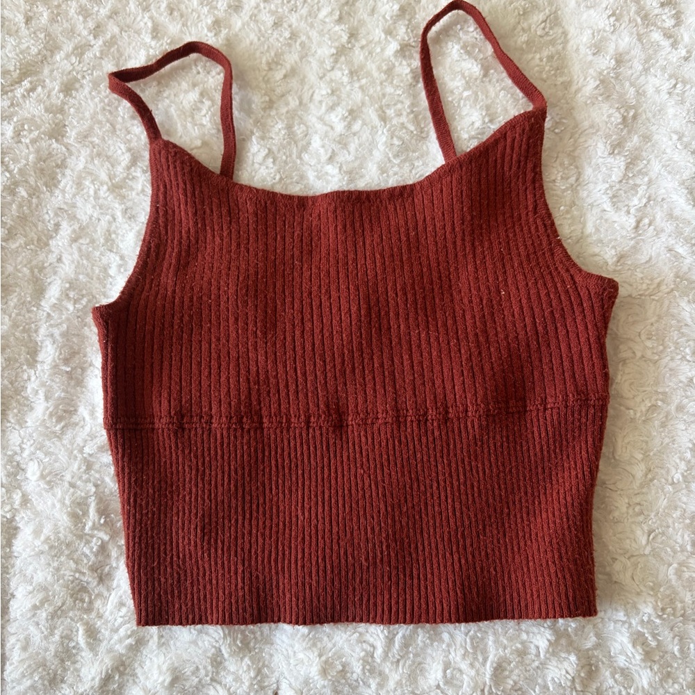 La Hearts Ribbed Knit Crop Top - Deep Red